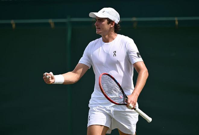 其屡次续约 其屡次续约