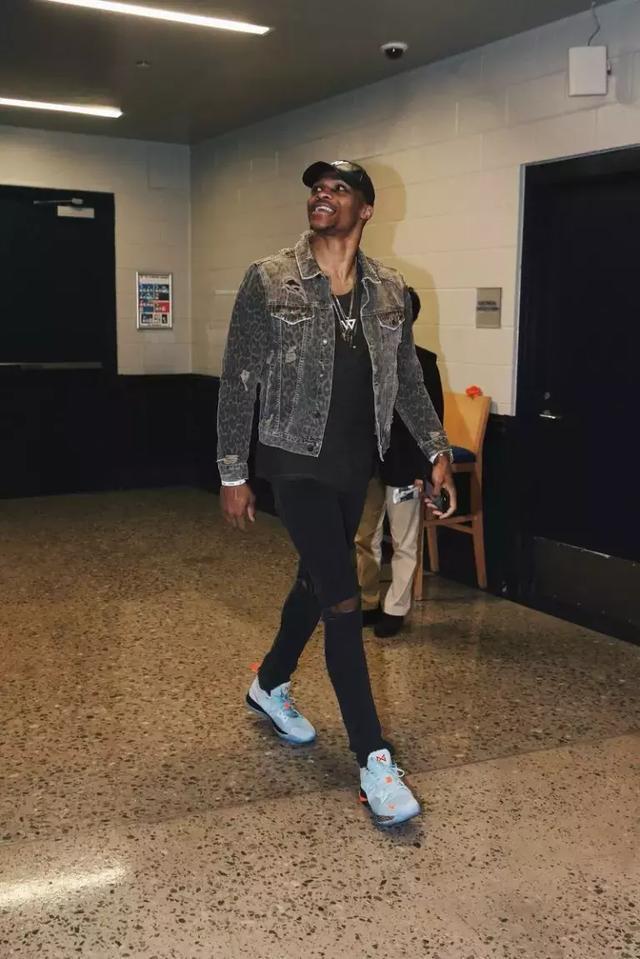 把球队防守 把球队防守