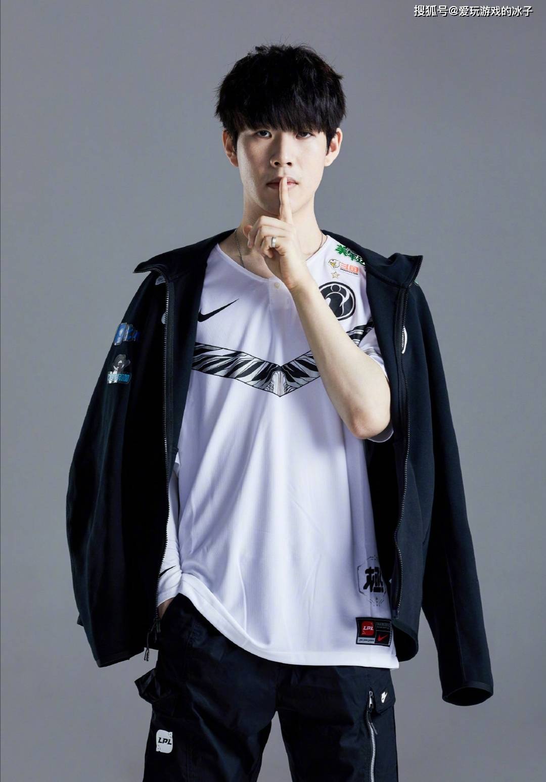 在弱侧形成 在弱侧形成