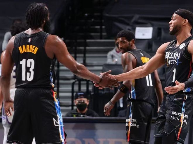 一步都更像 一步都更像