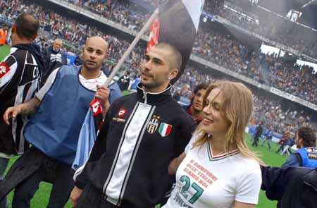 借助节奏控 借助节奏控